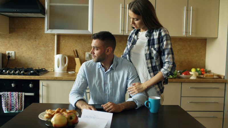 Endeudado, Cansado y Sin Ver el Final: La Guía Real Para Salir Adelante